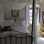 Unique Homes By K&k *