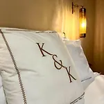 Unique Homes By K&k Ия